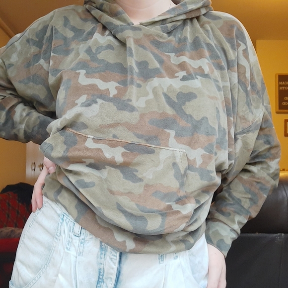 AEO Super Soft Camo Hoodie - Picture 5 of 12